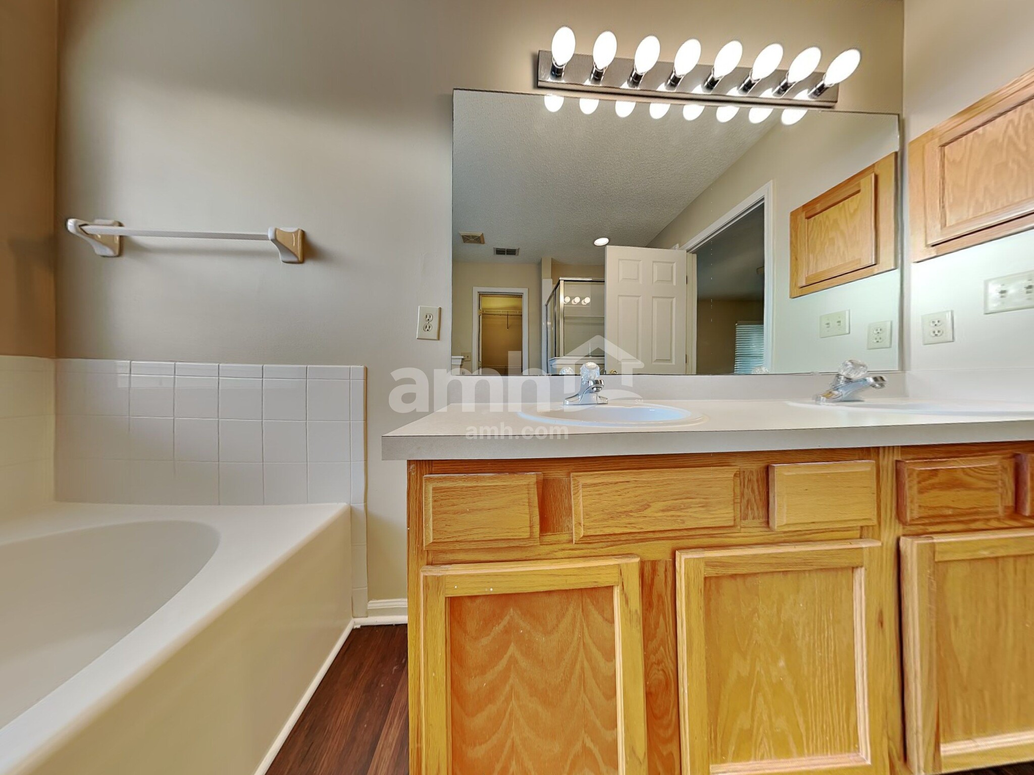 Building Photo - 2708 Secret Harbor Dr
