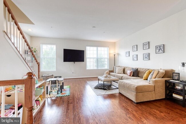 Building Photo - 513 Bluffton Dr