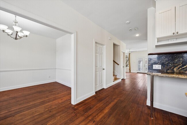 Building Photo - 4011 Garrott St