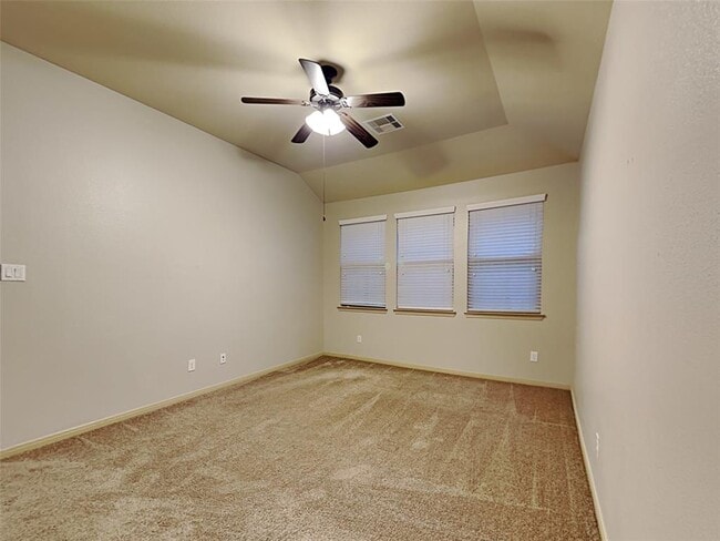 Building Photo - 18935 Deer Trace Dr