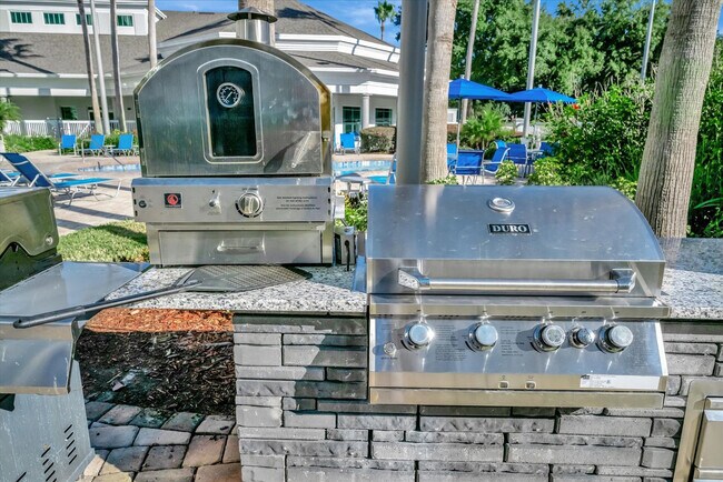 Building Photo - 8303 Palm Pkwy