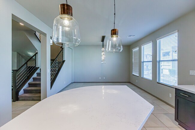 Building Photo - Rooftop Balcony