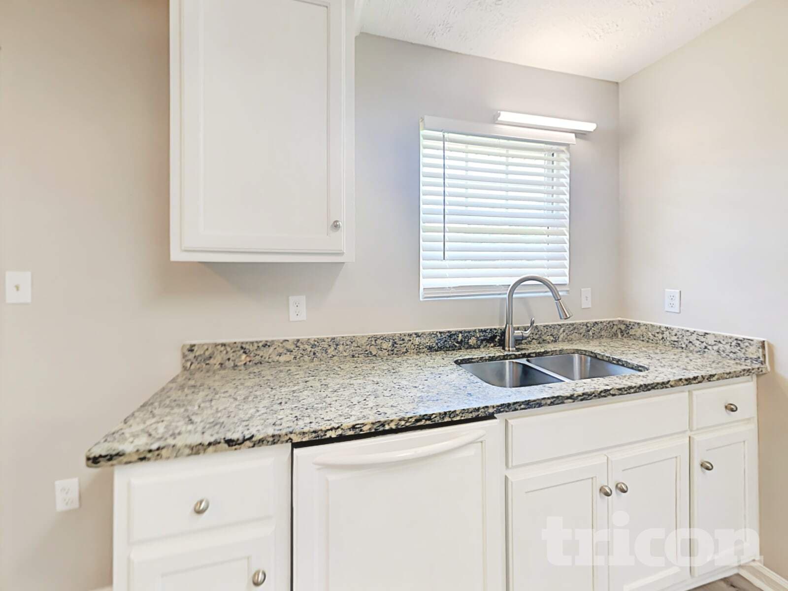 Building Photo - 514 Trinity Tr