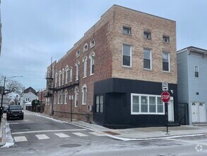 Building Photo - 1925 S Racine Ave