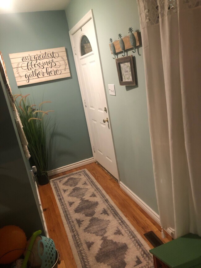 Building Photo - 6108 Lone Pond Ln