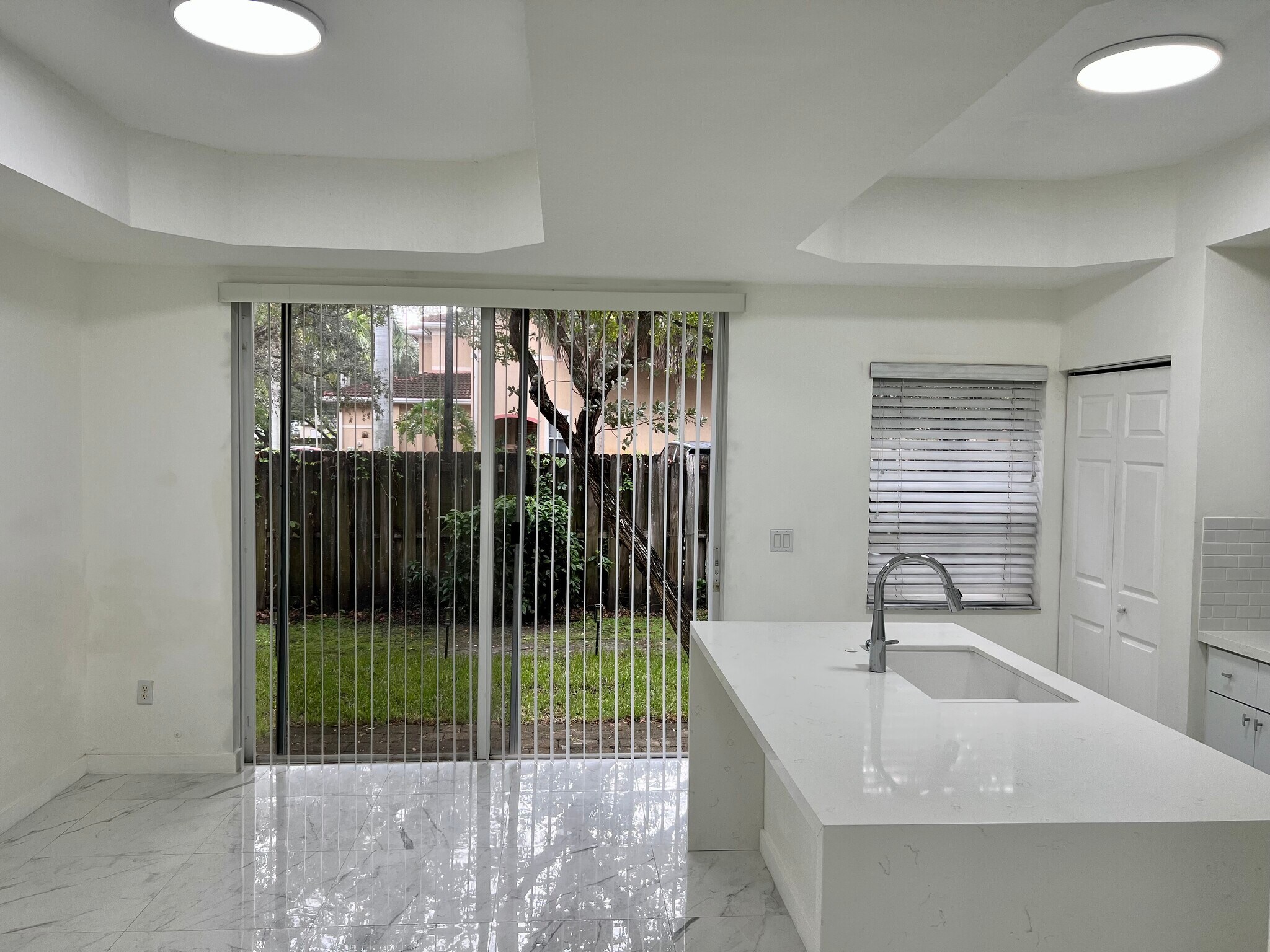 Building Photo - 4950 White Mangrove Way E