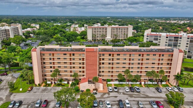 Building Photo - 14527 Bonaire Dr