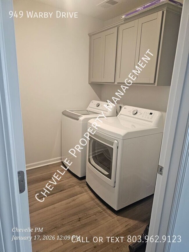 Building Photo - 949 Warby Dr