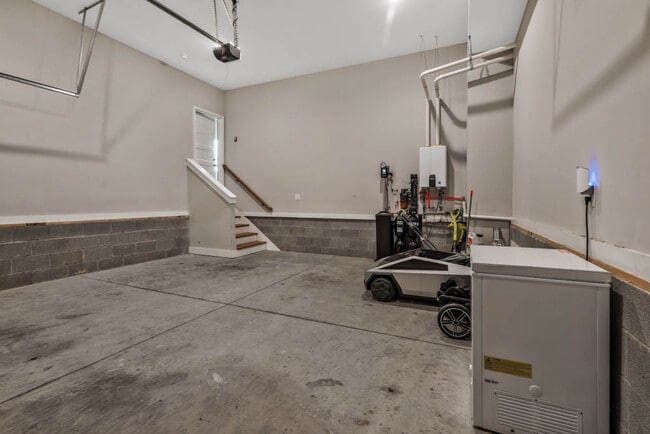 Building Photo - 1909 Hailey Ave