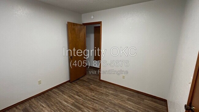 Building Photo - 1501 SE 52nd St
