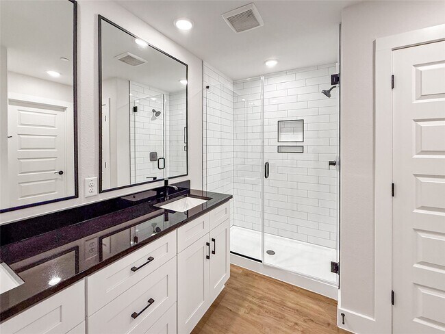 Building Photo - 5611 Mobeetie Lp