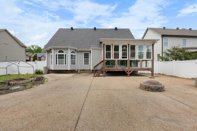 Building Photo - 1444 Brew Moss Dr