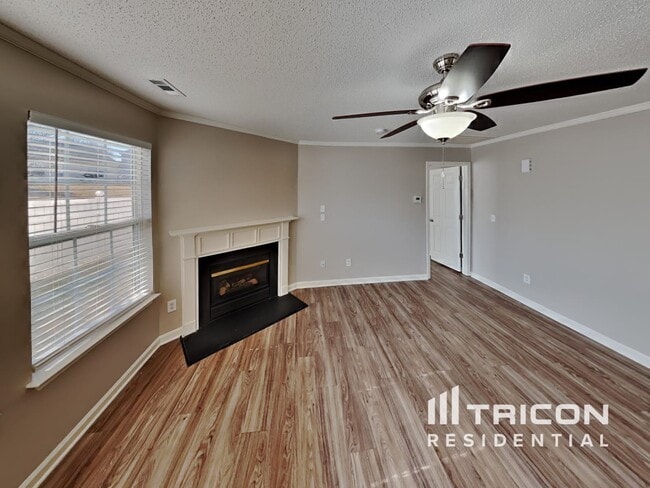 Building Photo - 242 Julian Pond Ln