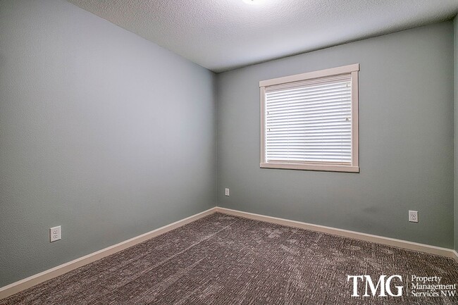 Building Photo - Spacious 4  BD Home with Modern Upgrades in Vancouver