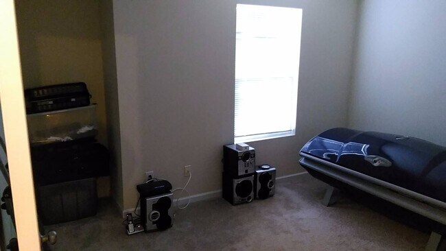 Building Photo - Beautiful Home Near University Area!