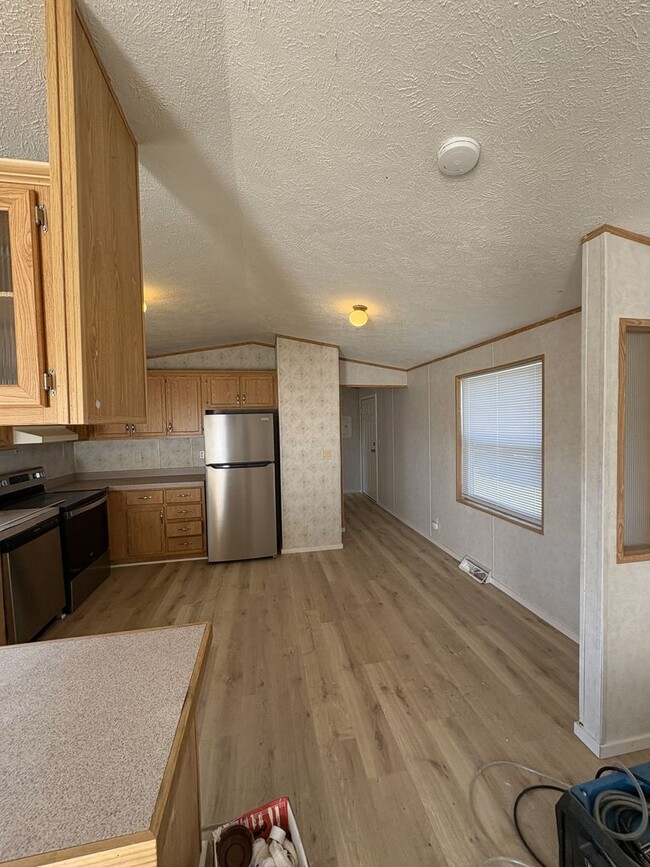 Building Photo - 4 Bed 2 Bath Module Home in Babcock Vista