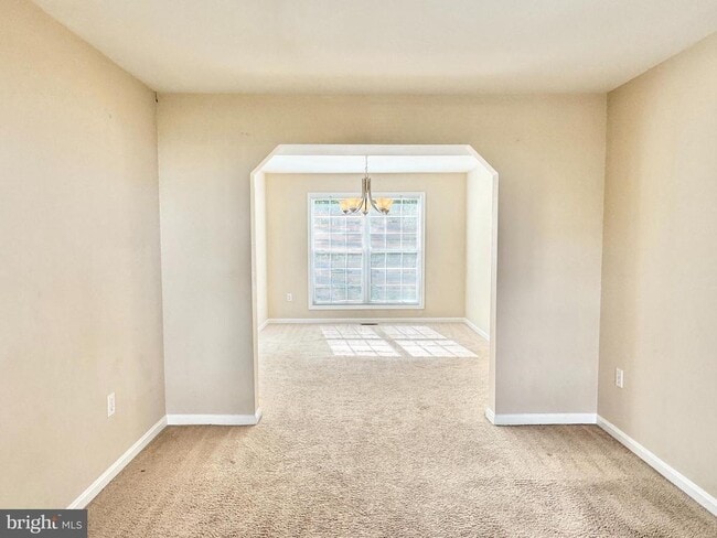 Building Photo - 9 Kimberly Dr