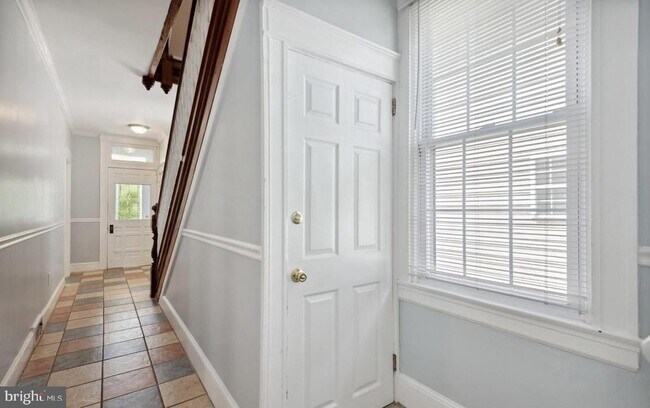 Building Photo - 6011 Falls Rd