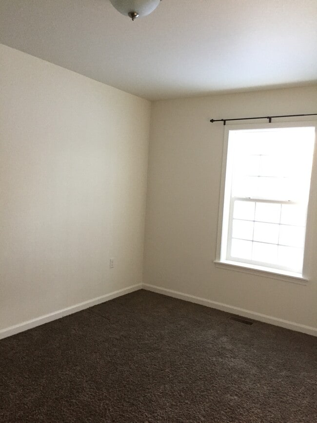 Building Photo - 6701 W Sunset Ave