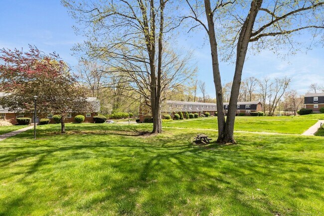 Building Photo - 339 Dunfey Ln
