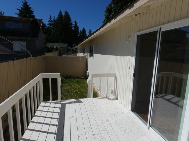 Building Photo - **Beautiful Duplex**