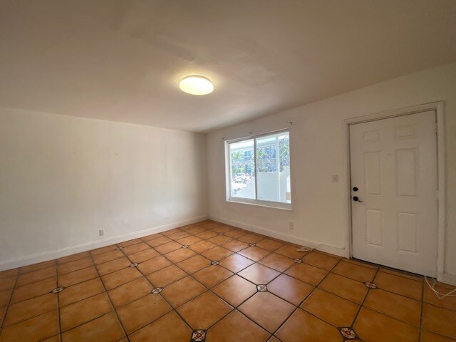 Building Photo - 611 74th St