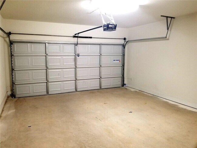 Building Photo - 1614 Roseburg Dr