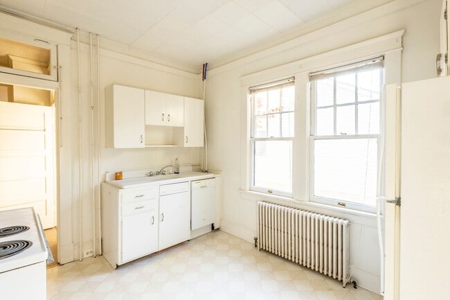 Building Photo - 213 Todd Ave