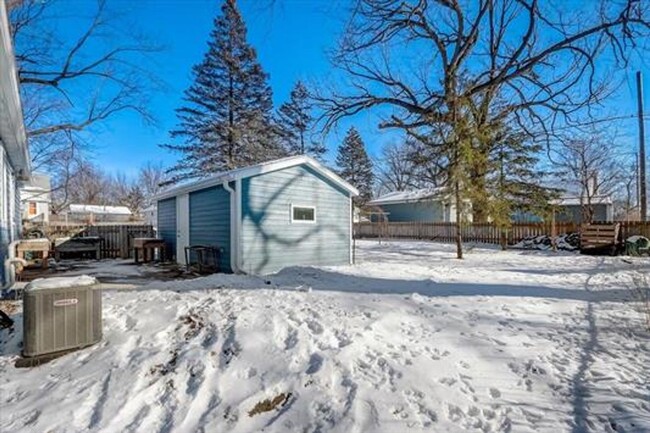 Building Photo - Charming 3-Bedroom Home For Lease As Early...