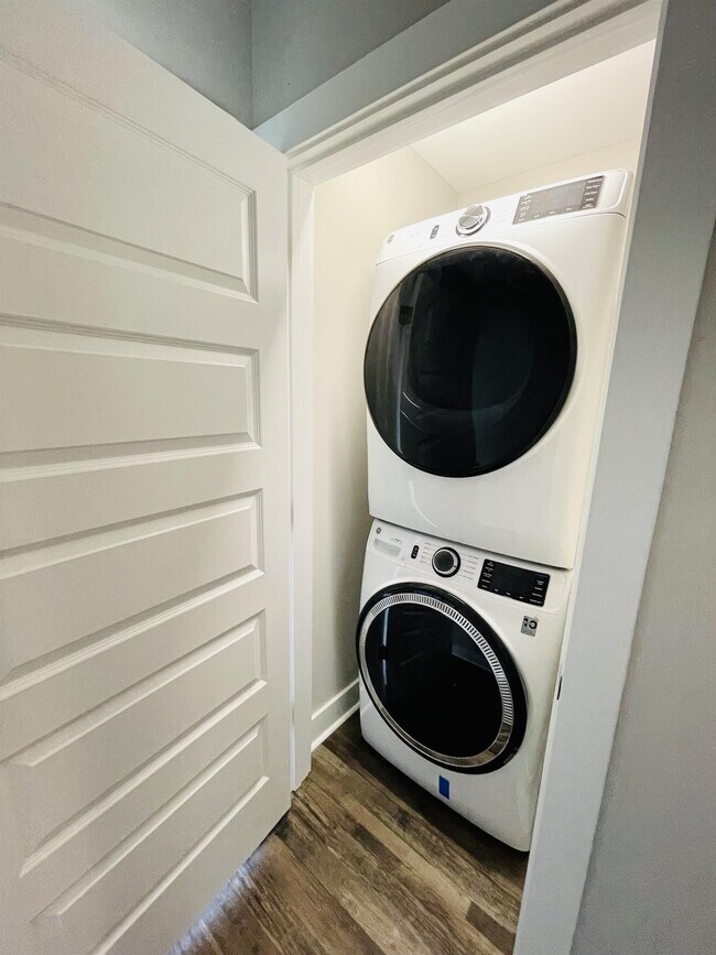 Building Photo - 51 Zentry Pl