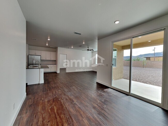 Building Photo - 2135 W Magdalena Lane