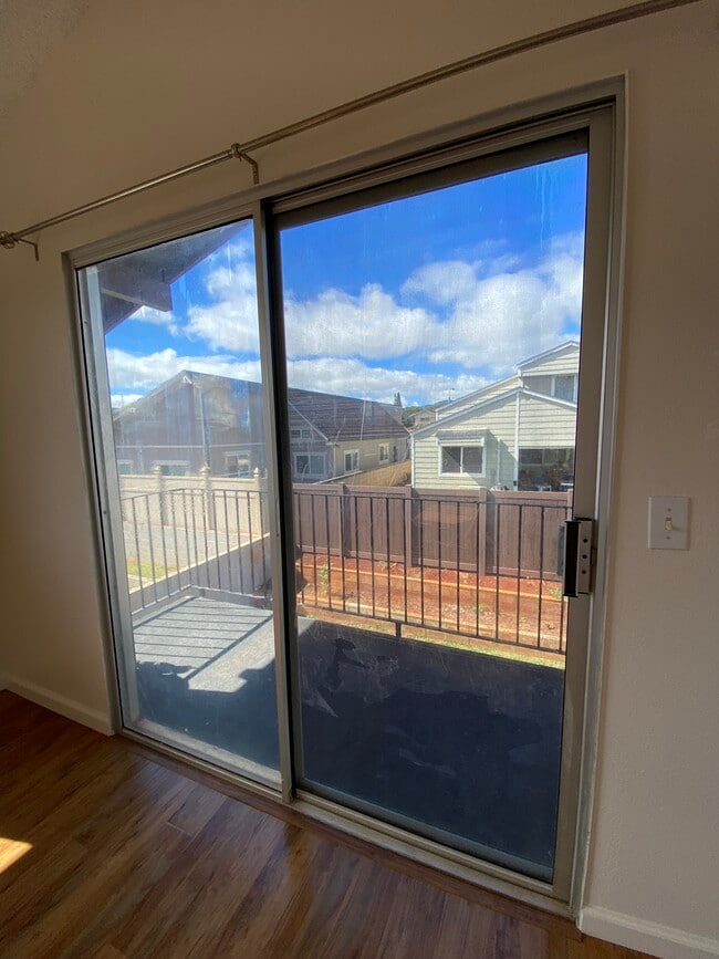 Building Photo - 95-696-696 Makaiolani St