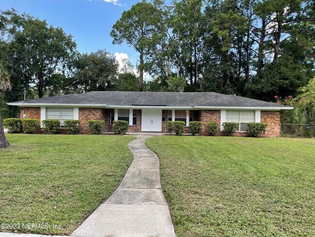 Building Photo - 5391 Golf Course Dr