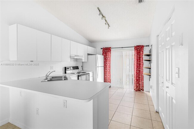Building Photo - 7666 W 34th Ln