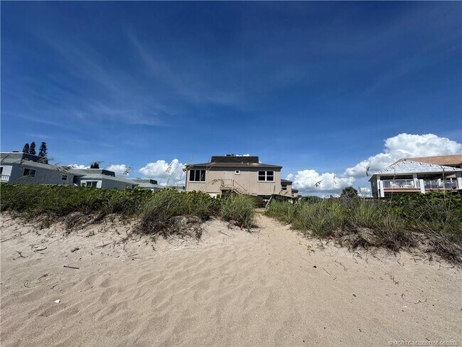 Building Photo - 1501 NE Ocean Blvd