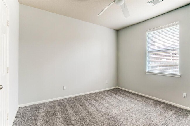 Building Photo - 6126 Bradford Ln