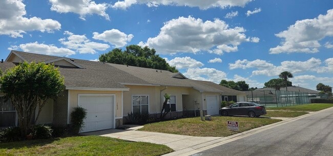 Building Photo - 1632 Tudor Ln