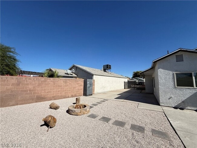 Building Photo - 7311 Girard Dr