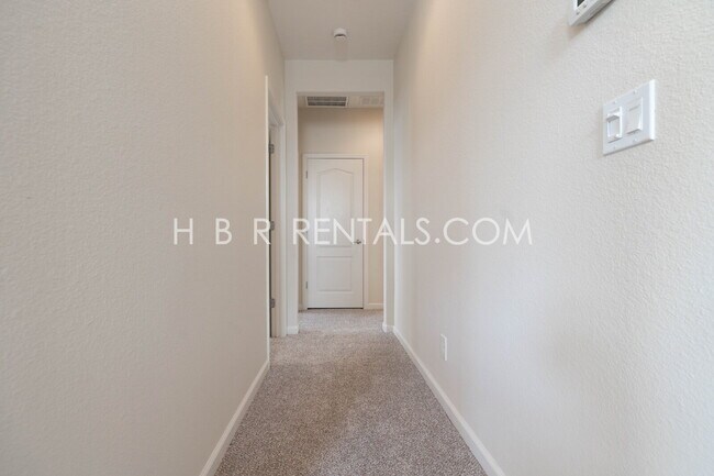 Building Photo - Questa Village - Mountain House- Spacious & Stylish 5-Bedroom Retreat in Mountain House – 3.5 Bat...