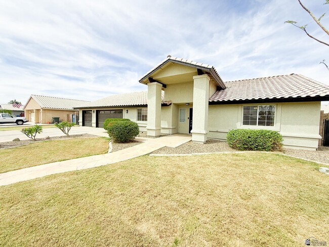 Building Photo - 3590 W 27th Pl