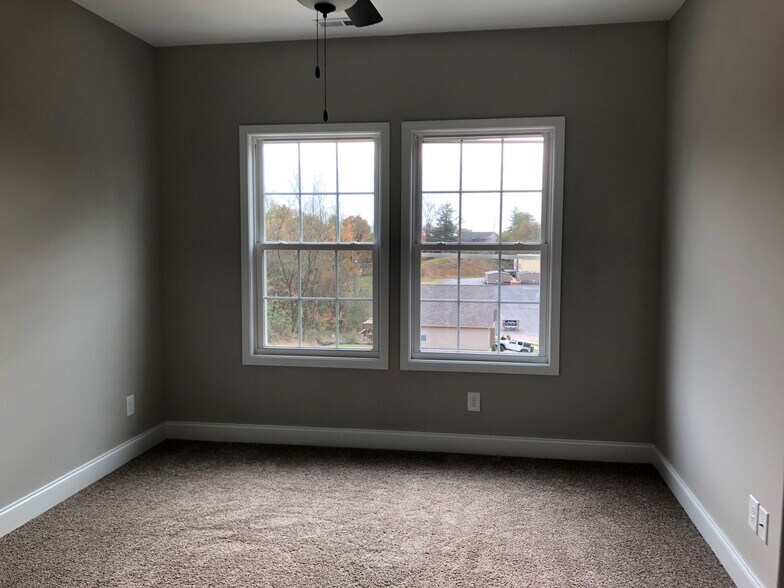 Building Photo - 177 Ridge Pointe Dr