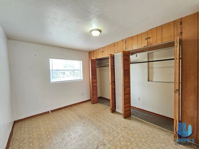 Building Photo - 4 Bedroom, 3 Bath HOUSE with a detached 1 Bedroom and 1 bath in Lakeland *MOVE-IN SPECIAL*