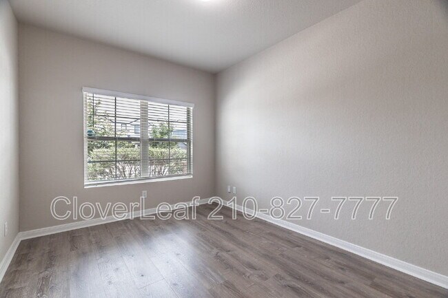 Building Photo - 940 Windflower
