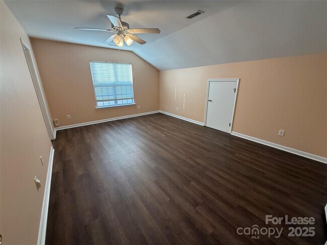 Building Photo - 11042 Woods Corner Ct