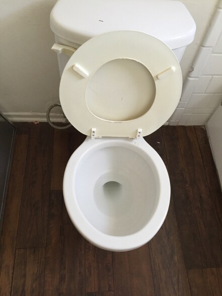 Building Photo - 1935 W Linden St