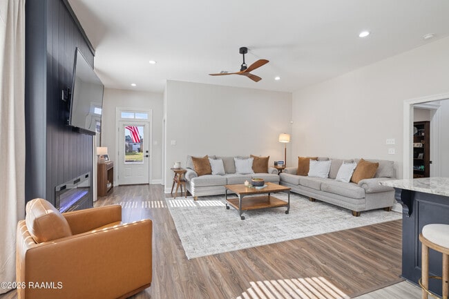 Building Photo - 901 Russo Rd