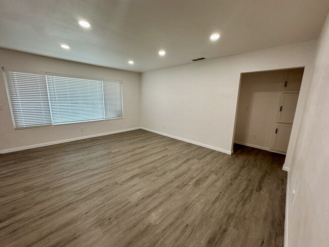 Building Photo - 13239 Idyl Dr