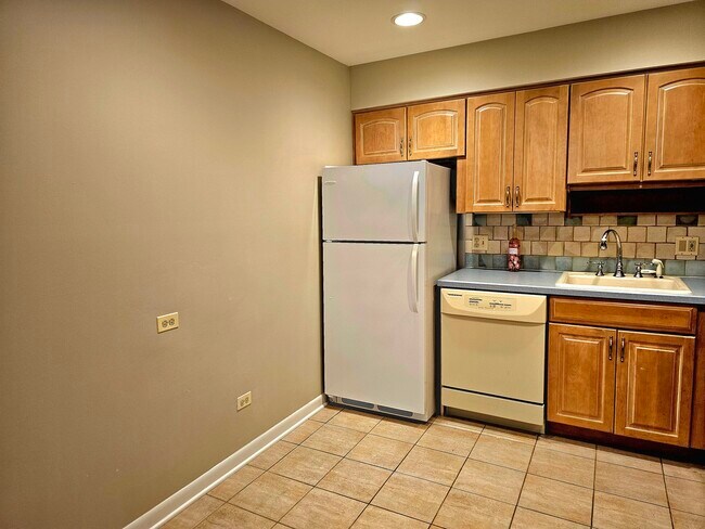 Building Photo - 350 Brainerd Ave