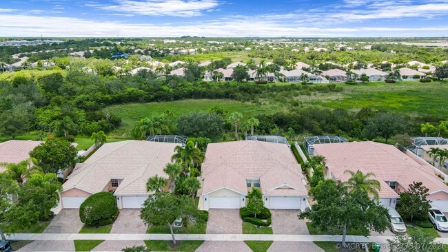 Building Photo - 10870 SW Dardanelle Dr