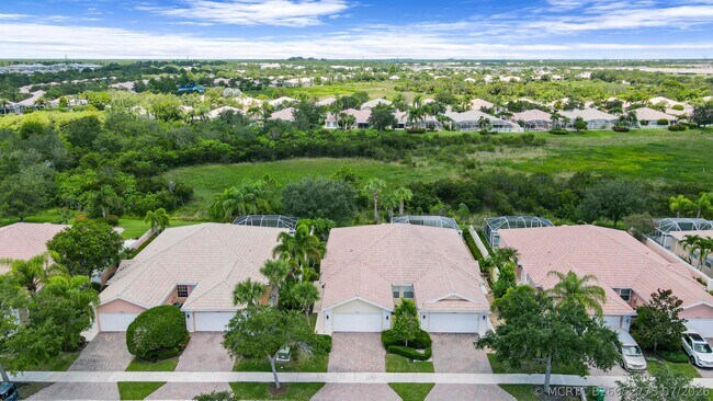 Building Photo - 10870 SW Dardanelle Dr